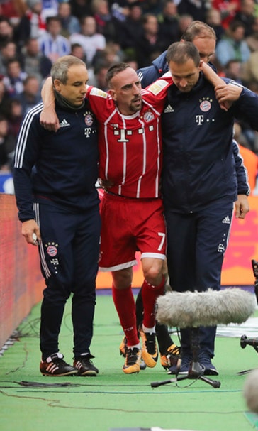 Bayern winger Ribery out with torn ligament in left knee